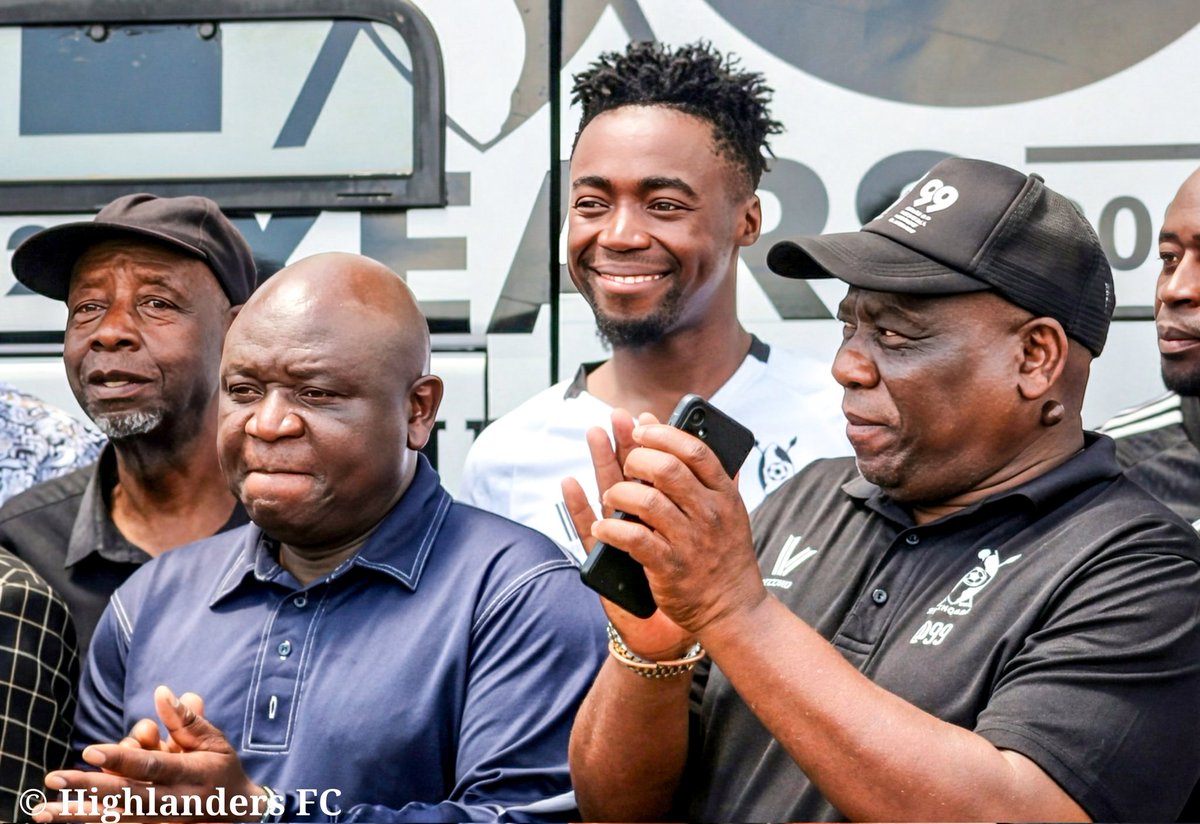 HighlanderBosso's tweet photo. Selected images from the official unveiling of our brand-new team bus today.
#SIYINQABA
#SINCE1926
#Highlanders100 https://t.co/QNp7Fv8Z9Y