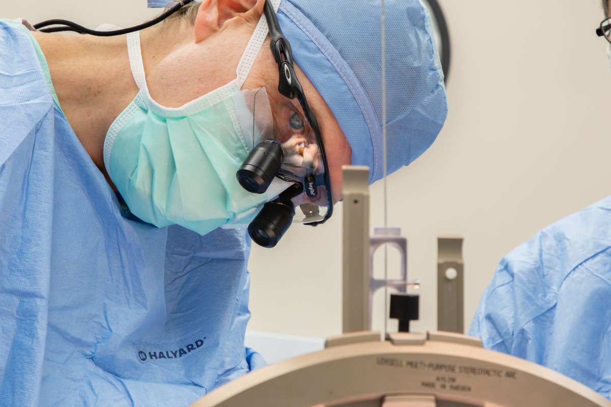 MayoClinicNeuro's tweet photo. We’re proud to recognize Dr. Kai Miller and his election as a member of @the_asci. One of only 15 active neurosurgeons nationwide with this honor, Dr. Miller is recognized for early-career research advancing our understanding of disease and improving patient care. https://t.co/fRNkAzn8cj