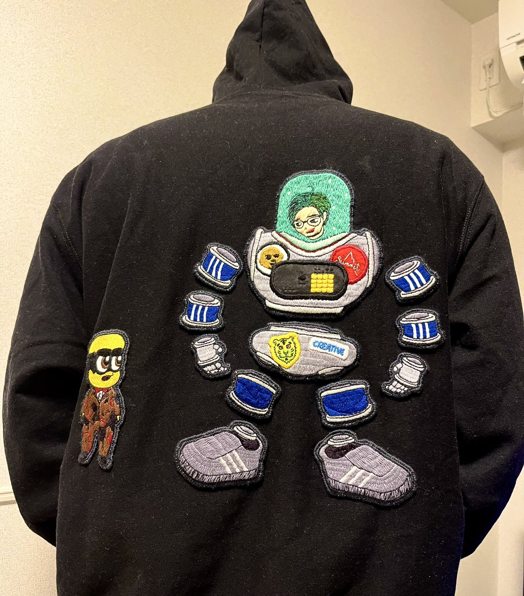 waaataruuun's tweet photo. small soldierパーカー作った☺️☺️☺️
2〜3ヶ月ずっと作ってた👏👏👏
埃すごいので洗濯します
ようやく塊魂ができる https://t.co/wAlDse7WB8
