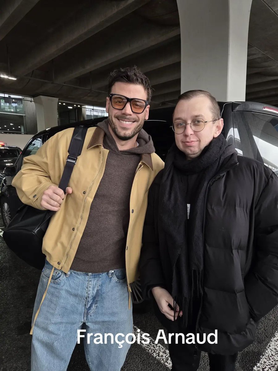 robsgkupdates's tweet photo. New photos: Robbie and Franรงois arrived together in Paris for Fashion Week
guillaumebayard16 via TikTok https://t.co/ALDTgKw1k2
