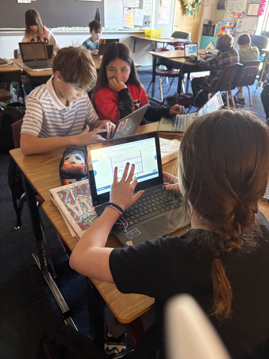sistasusan's tweet photo. Owning their learning: @BayEaglesSoar 5th graders are focused on their goals, intentionally working toward them, and tracking their progress to reach them. They are holding themselves and each other accountable for progress the @leaderinme way. ⭐️ https://t.co/EGuivAPWvB