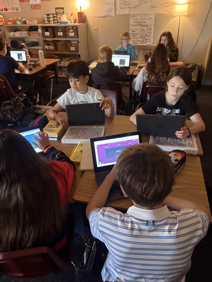 sistasusan's tweet photo. Owning their learning: @BayEaglesSoar 5th graders are focused on their goals, intentionally working toward them, and tracking their progress to reach them. They are holding themselves and each other accountable for progress the @leaderinme way. ⭐️ https://t.co/EGuivAPWvB