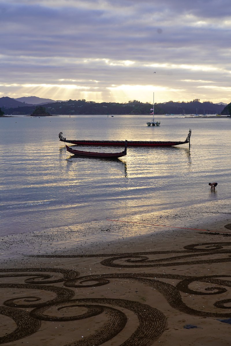 Today is Waitangi Day in New Zealand 🇳🇿 marking the 1840 signing of Te Tiriti o Waitangi – the Treaty of Waitangi, between Māori chiefs and the British Crown. The original documents are held by the National Library. Learn more: natlib.govt.nz/he-tohu 

📸Mark Beatty/<a href="/NLNZ/">National Library of New Zealand</a>