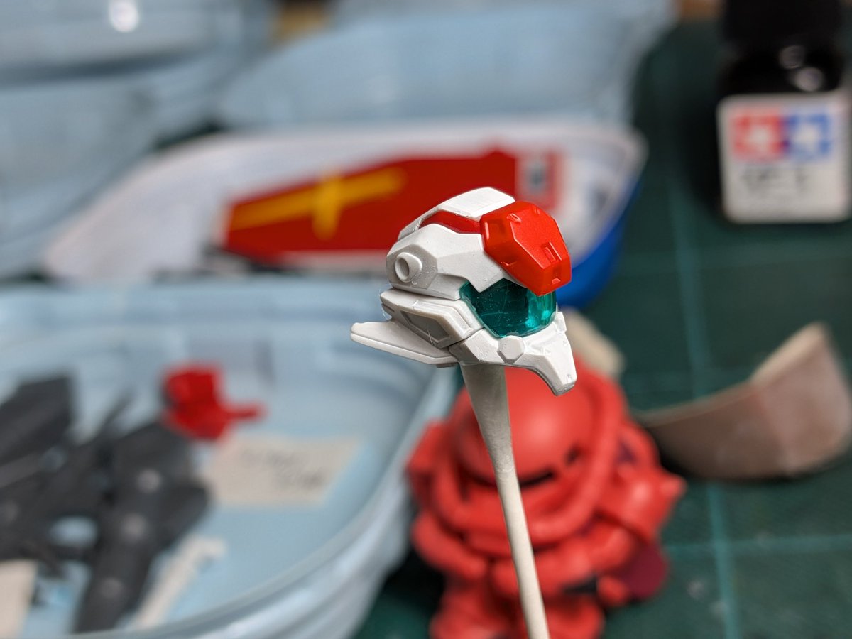 真夜中模活
塗装中🚧
捨てコートしてます。
頭組み立てると進んだ感あるな〜😊
#HGGQuuuuuuX
#ガンプラ