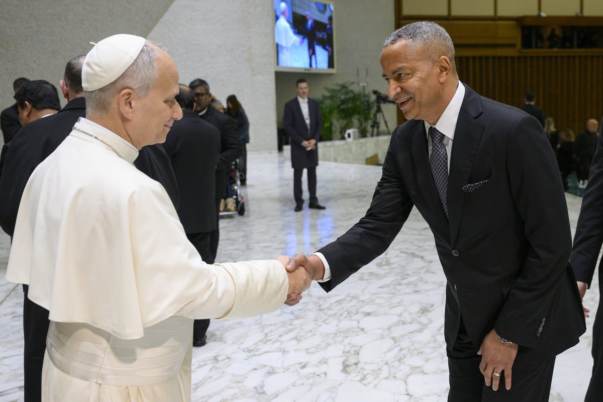 GuyBoston3's tweet photo. #RDC: Le couple #KATUMBI, le Président @moise_katumbi et Maman @carine_katumbi était reçu par le Pape LEON XIV   @Pontifex_fr, au VATICAN. https://t.co/hMMGmYq7Pf