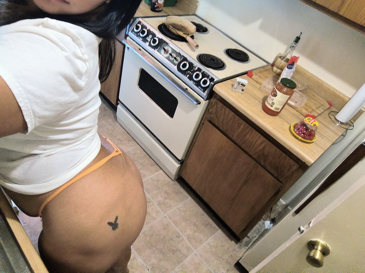 marie_xrated's tweet photo. Let me cook you something and you can eat me after if you're not to full 💝☺️
DM for content menu https://t.co/gS4YGjB87A