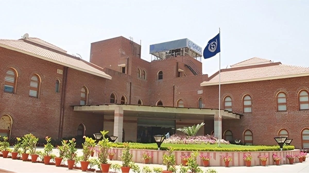 careers360's tweet image. IGNOU launches four-year BSc programme in fabric and apparel design under ODL mode

#IGNOU #BSc #Programme #FabricApparelDesign #ODL #Registration #Admission #DistanceEducation #Online #SOCE #UGC #NEP

buff.ly/lhrZfwe