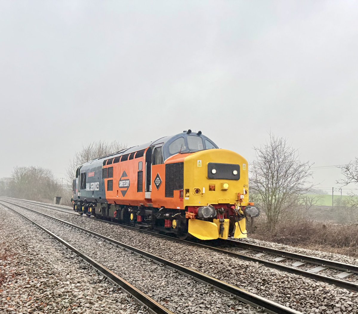 37419 at Hare Park on todays 0Z37 Barrow Hill - Balm Rd #class37