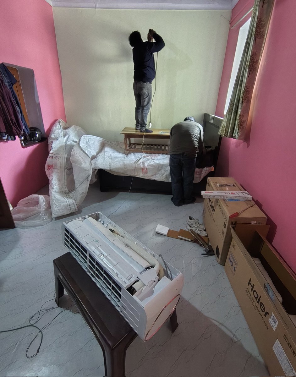 Axayhere's tweet photo. EXPOSING A SCAM! 🚨
@FlipkartSupport @HaierIndia @ekartlogistics
Your technician installed my AC on Feb 3, took ₹2000 cash + online payment, and then marked it 'CANCELLED' on Feb 5 to steal money!
I have SOLID PROOFS:
1/3 https://t.co/k36qvyklTN