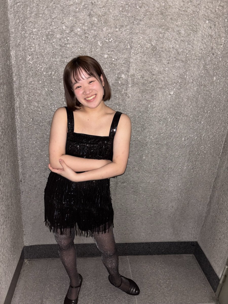 Mirinchaam's tweet photo. 全然投稿してなかったので深夜ですが、
先日大学の歌唱試験が終わりました！
南太平洋から「 A Cockyed  Optimist」
Cabaretから「Cabaret」
のに曲をうたいました
特にCabaretは実はあまり挑戦してこなかったのでど緊張でしたが、
本番たのしく歌えたので良しとします💧
悔い残りまくり！！！！！！ https://t.co/518QHD42NJ