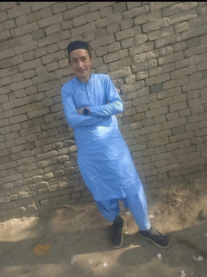 ہم مطالبہ کرتے ہیں
انعام اللہ کوفوراًمنظرِ عام پرلایا جائے
اسکےخاندان کوانصاف فراہم کیا جائے
بچوں کےساتھ اس قسم کےغیر انسانی سلوک کافوری نوٹس لیا جائےخاموشی جرم کوبڑھاوا دیتی ہے
آوازاٹھائیں، شیئر کریں،انصاف کاساتھ دیں
#SaveInamullah
#HumanRights
#StopEnforcedDisappearances