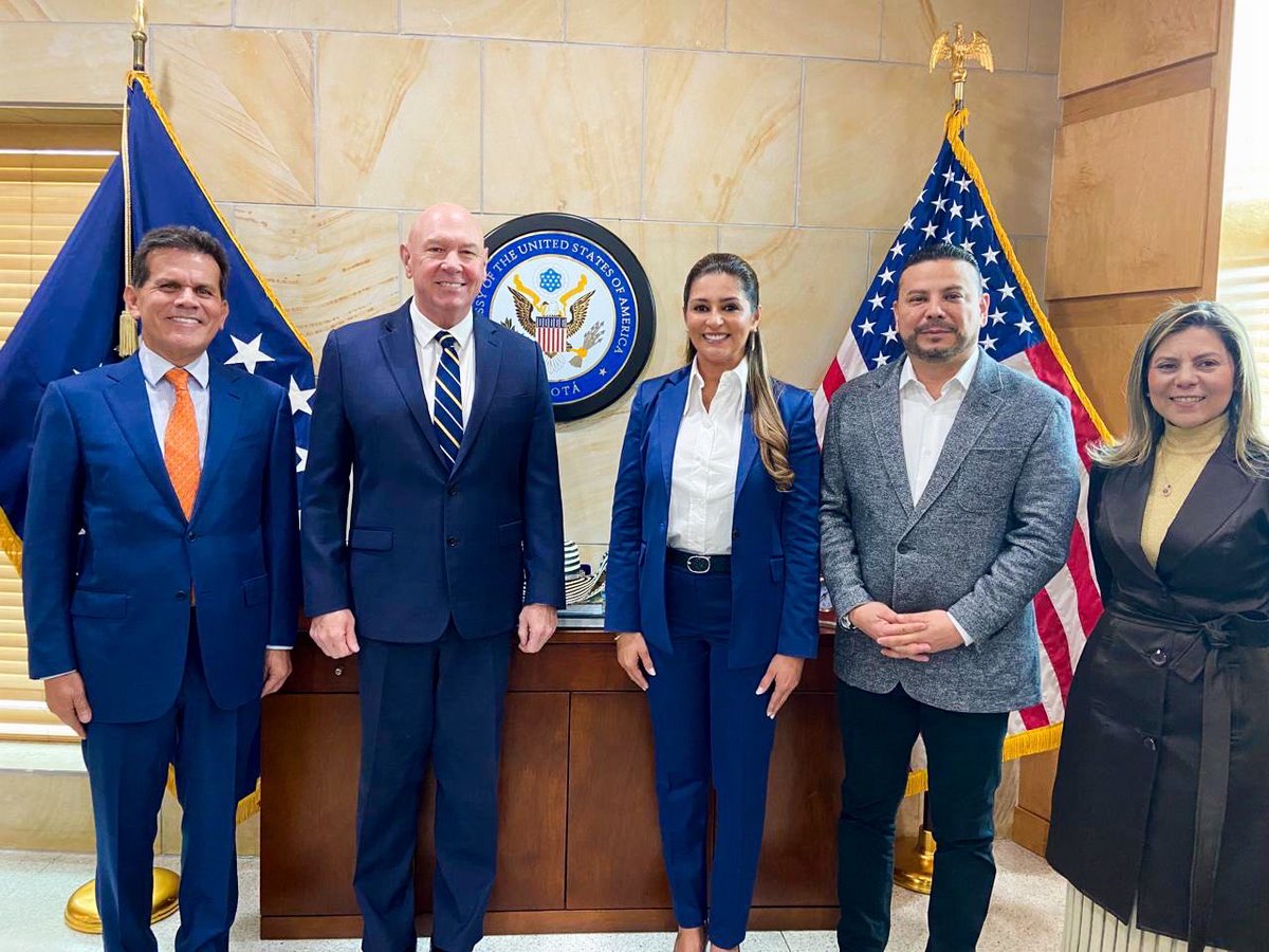 #Tolima #Seguridad | encuentro  con Embajada de EEUU en Colombia para impulsar cooperación internacional en materia de seguridad, control territorial, tecnologías avanzadas, comercio y desarrollo productivo. <a href="/gobertolima/">Gobernación del Tolima</a> <a href="/AdrianaMatizTol/">Adriana Magali Matiz 🇨🇴</a> 
elcorrillo.co/tolima-avanza-…