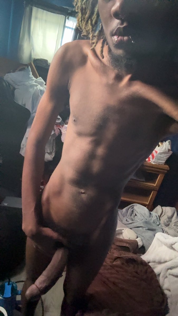 MrSlong39237595's tweet photo. Young hung nigga at yo service 😁💦 https://t.co/yr6wHZtU0z
