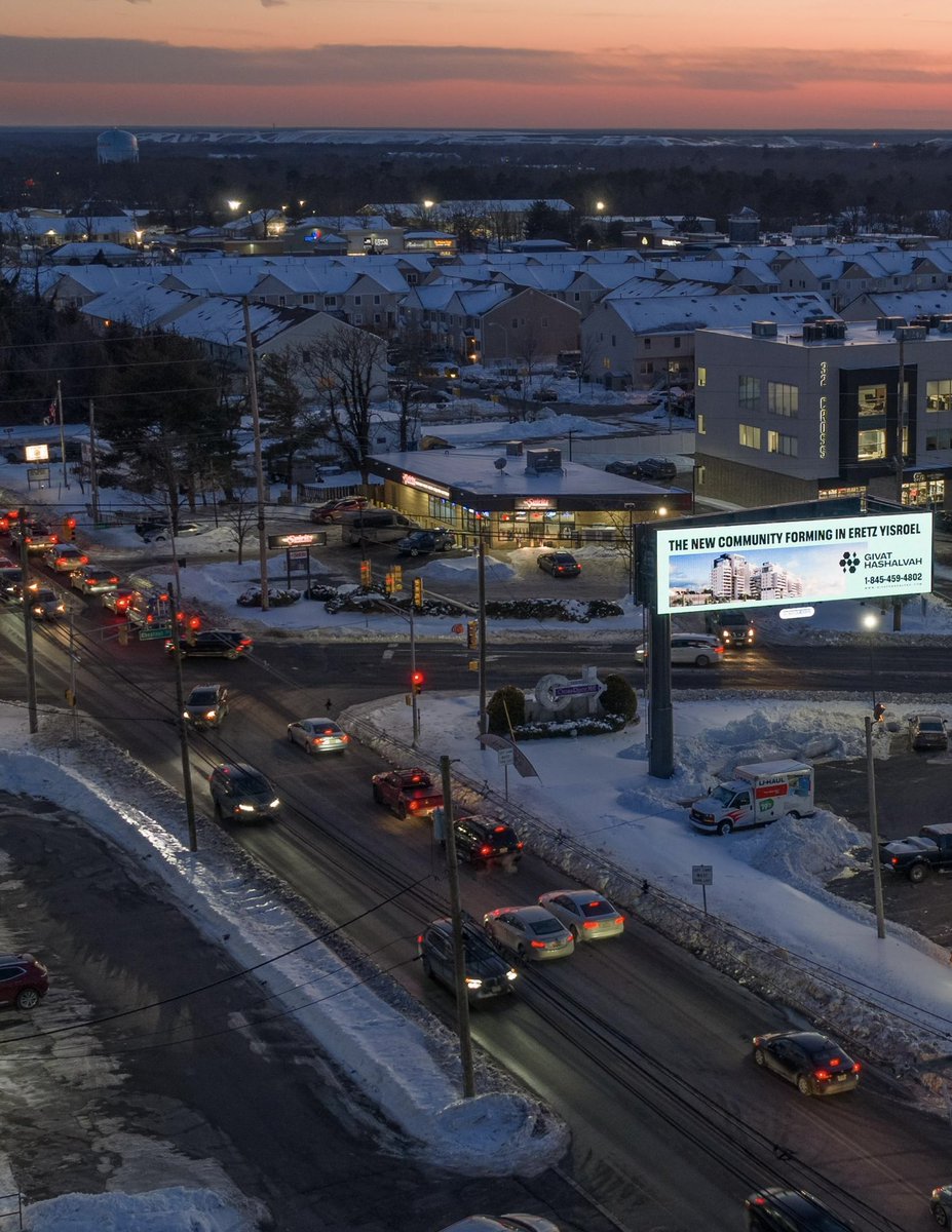 ScoopOutdoor's tweet photo. 💥💥💥Stunning or what?!🔥🔥🔥

Visit https://t.co/aZNHtFDSxt to get YOUR outdoor advertising started - pending availability! https://t.co/4uv3MJ7IB3