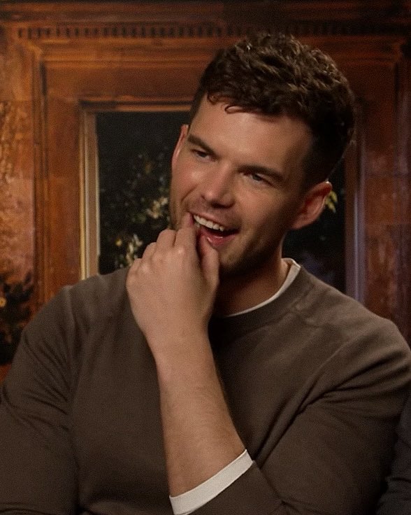 🎞️luke newton archive (slow) tweet media