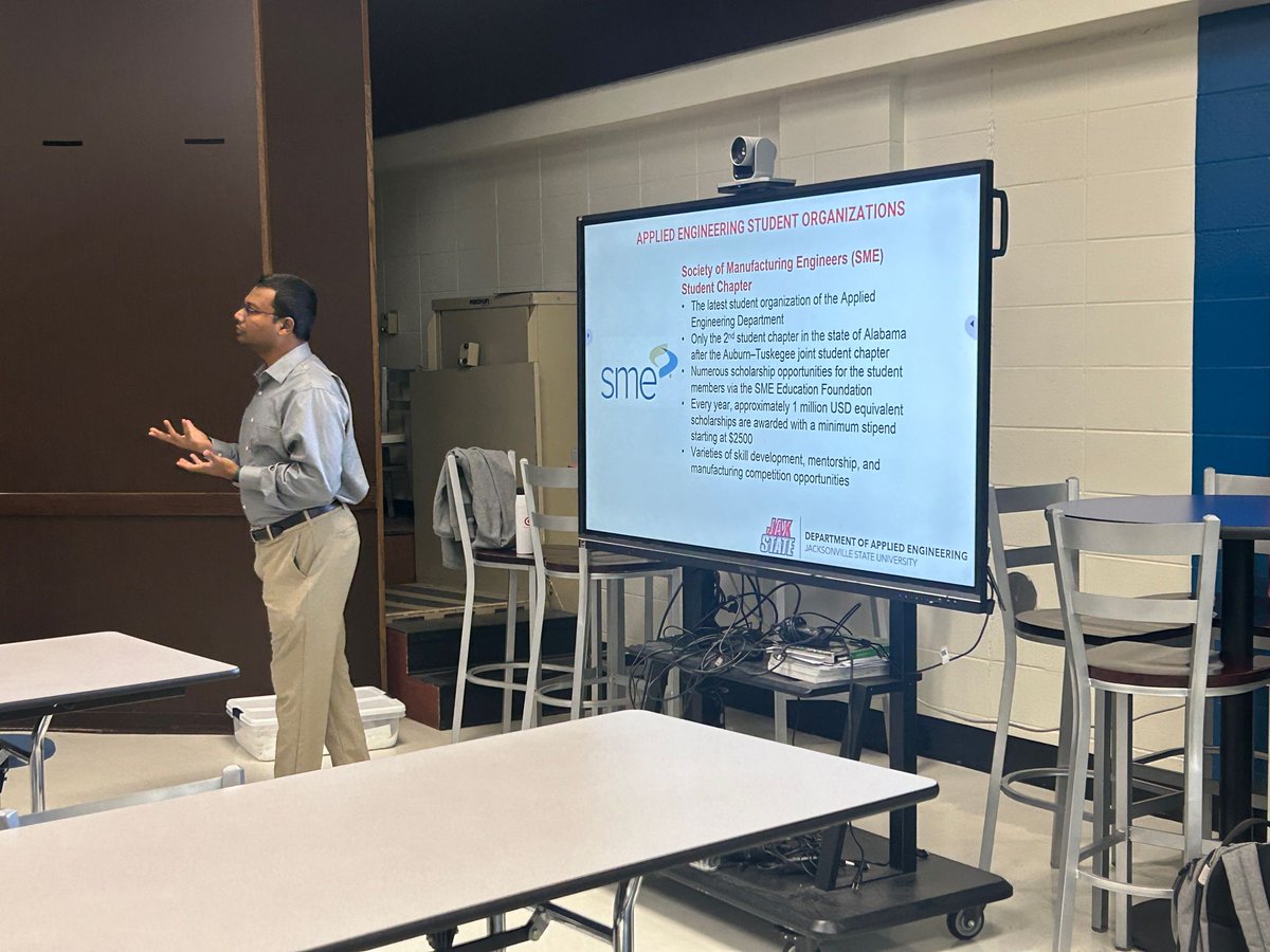 CburgHigh's tweet image. JSU engineering department visited CHS today to discuss their programs, summer camps, and student organizations. Go Gamecocks 🐔
#settingthePACE