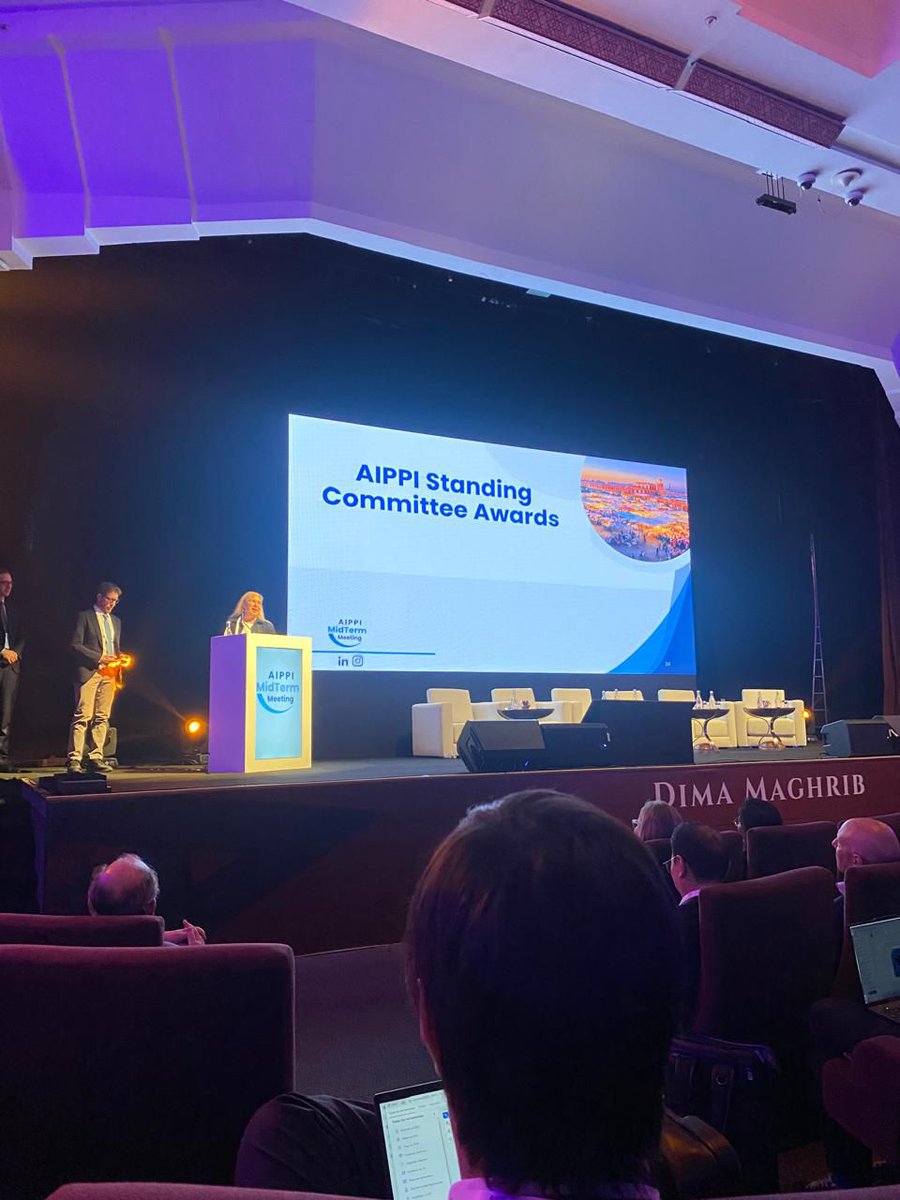 AMPPI_AC's tweet photo. El día de hoy durante la MidTerm Meeting en Marrakesh de AIPPI,  el Comité de Indicaciones Geográficas bajo el liderazgo de Laura Collada, recibió el premio Team Excellence Award. 

¡Felicidades por el extraordinario trabajo que pone en alto el nombre de AMPPI y de México! https://t.co/Oxz5xwgfdC