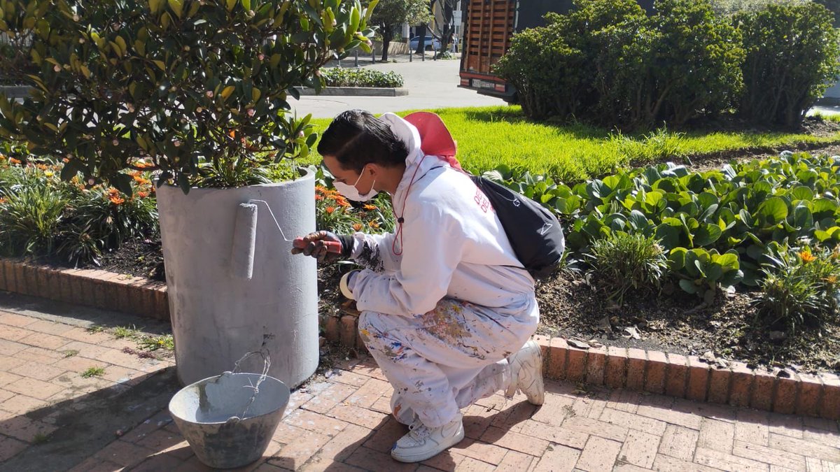 MiEspacioesBog's tweet image. 📍 Carrera 10 – Calle 27  - Iglesia San Diego #TransformAcción 2.0

Por instrucción de @Bogota , y junto a @COL_EJERCITO y @AsoSandiego adelantamos la revitalización de esta zona, fortaleciendo la confianza y la seguridad para la comunidad.

#MásYMejorEspacioPúblico 
#AquiSiPasa