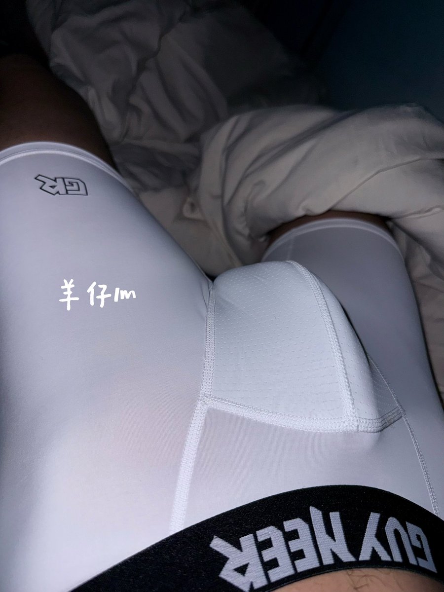yangyang1m's tweet photo. 骚骚的1m https://t.co/1TXVCatsQz