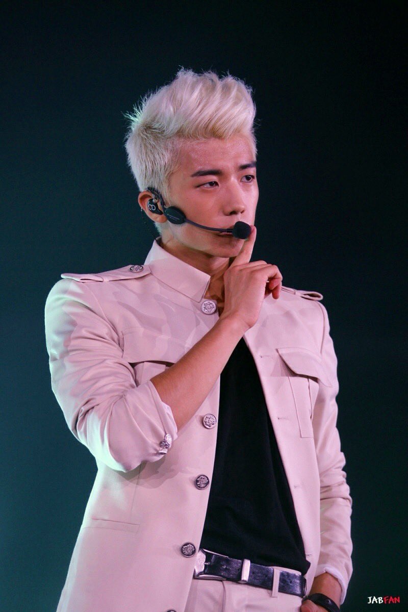 個人的「歴代JYP Nation」ベストアクト貼らせていただきます。
まずは2012年、2AMスロンとガッセJBとウヨンとチャンソンによるmiss A『Bad Boy Good Boy』カバー
セクレ期のウヨンがとにかく神がかっている、これを観ずして死ぬべからず
あと私はとにかくスロンの歌が好き
youtu.be/SFjSMFHBz2k?si…