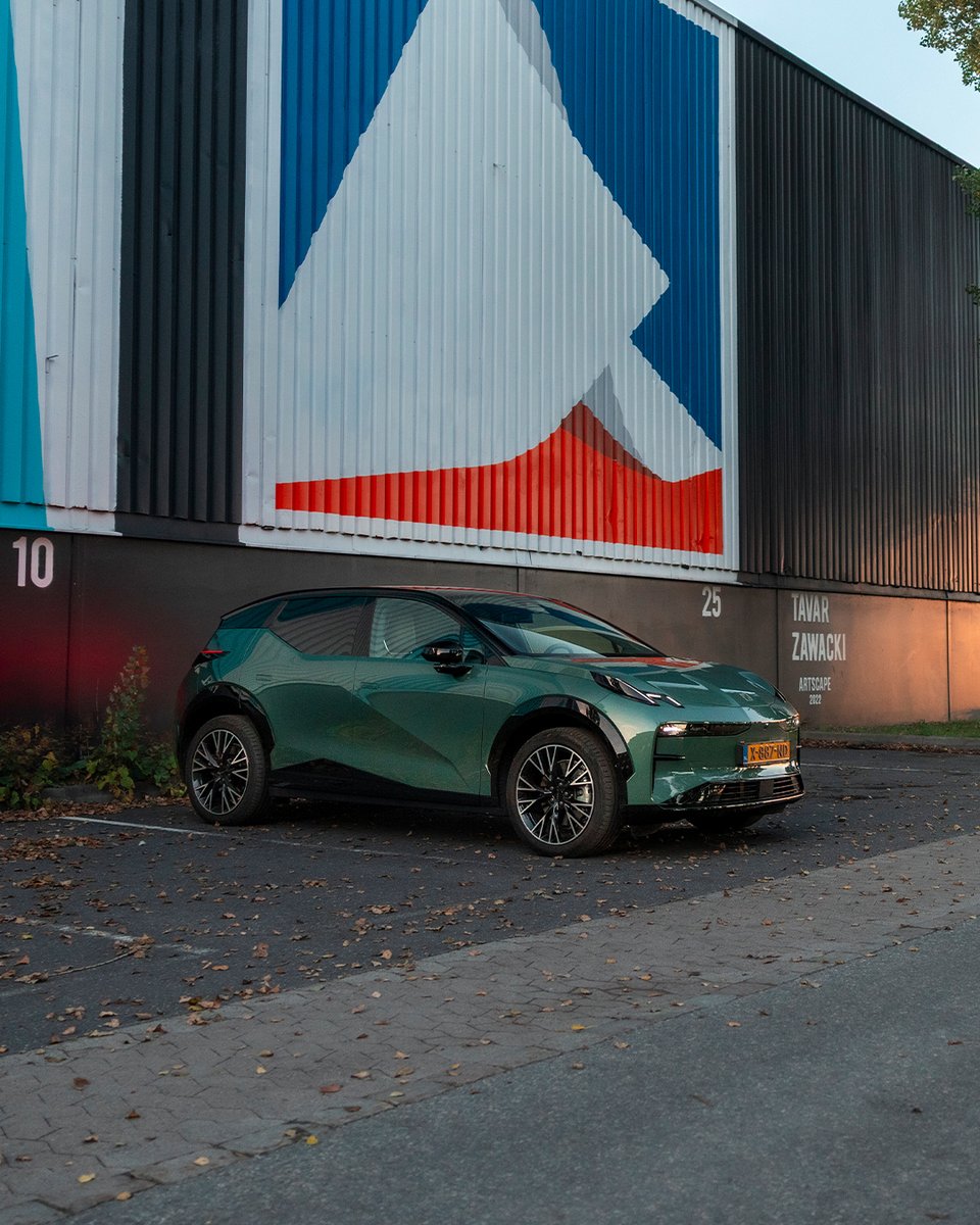 Zeekr_Europe's tweet photo. Even in winter, colour finds its moment.
Zeekr X in Pine Green.

–⁣
⁣
Zeekr X Energy consumption (combined): 17,3 – 16,4 kWh/100km (WLTP); CO2 emissions (combined): 0 g.⁣
⁣
#Zeekr #ZeekrEurope #ZeekrX #EV #ZeekrTech https://t.co/UMUSoKPUdv