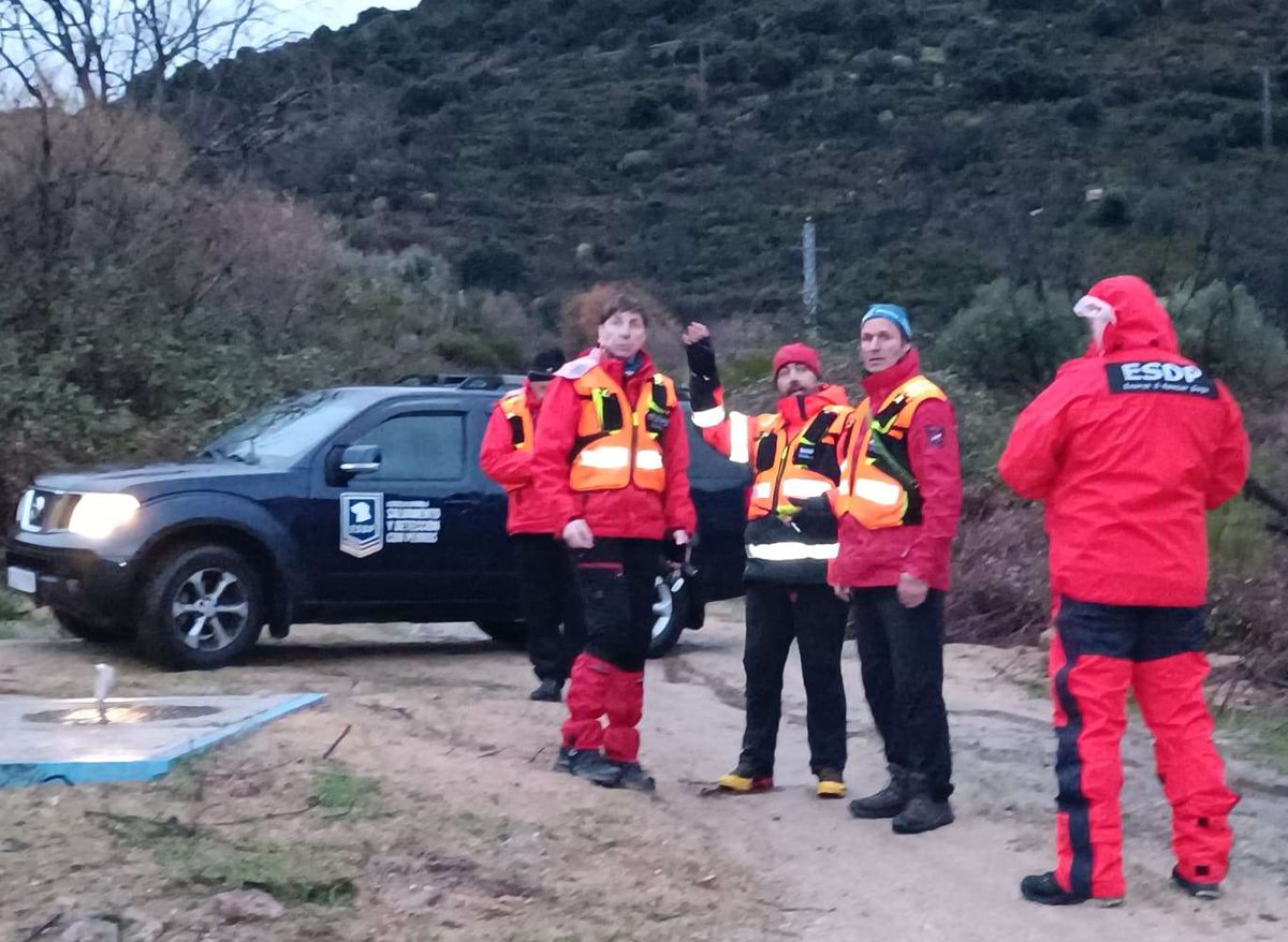 Escuela Española Salvamento y Detección con Perros tweet media