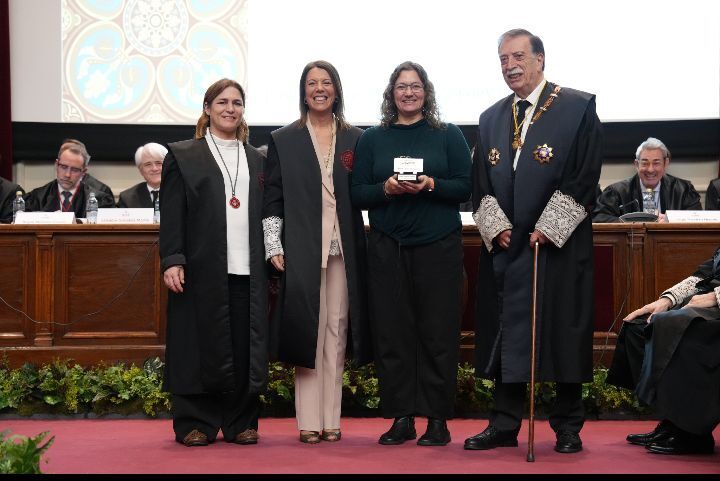 Gràcies <a href="/ICABarcelona/">ICAB · Advocacia Barcelona</a> i Fundació Privada Sant Raimon de Penyafort per aquest premi, fruit de la feina del nostre patronat, equip tècnic, voluntàries i persones participants dels nostres projectes. Una motivació més per a seguir #transformantvides