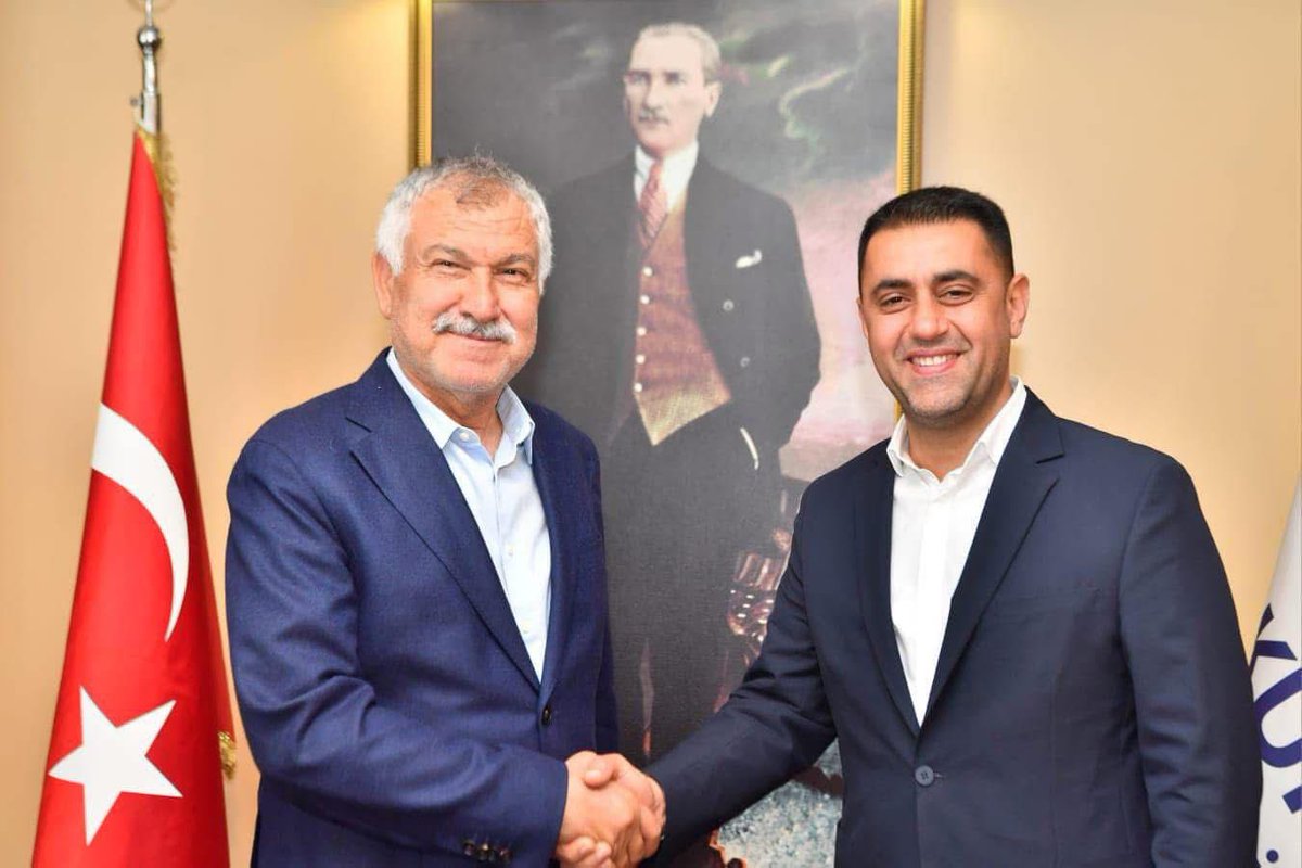 emrahkozay01's tweet image. Haksız ve hukuksuz bir şekilde tutuklanan Adana Büyükşehir Belediye Başkanımız @ZeydanKaralar01 nihayet özgürlüğüne kavuştu.  
Zeydan Başkanımızın bir an önce görevine iade edilmesini ve tutuklu diğer belediye başkanlarımızın da özgürlüğüne kavuşmasını bekliyoruz.