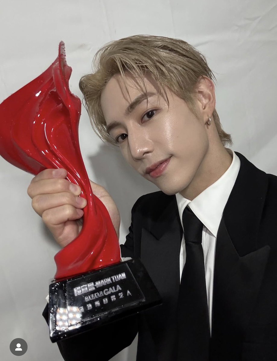 Three awards back-to-back in China 🥳🏆🏆🏆 so proud, so deserved <a href="/marktuan/">Mark Tuan</a> 你是我的骄傲 ! 

#MarkTuan