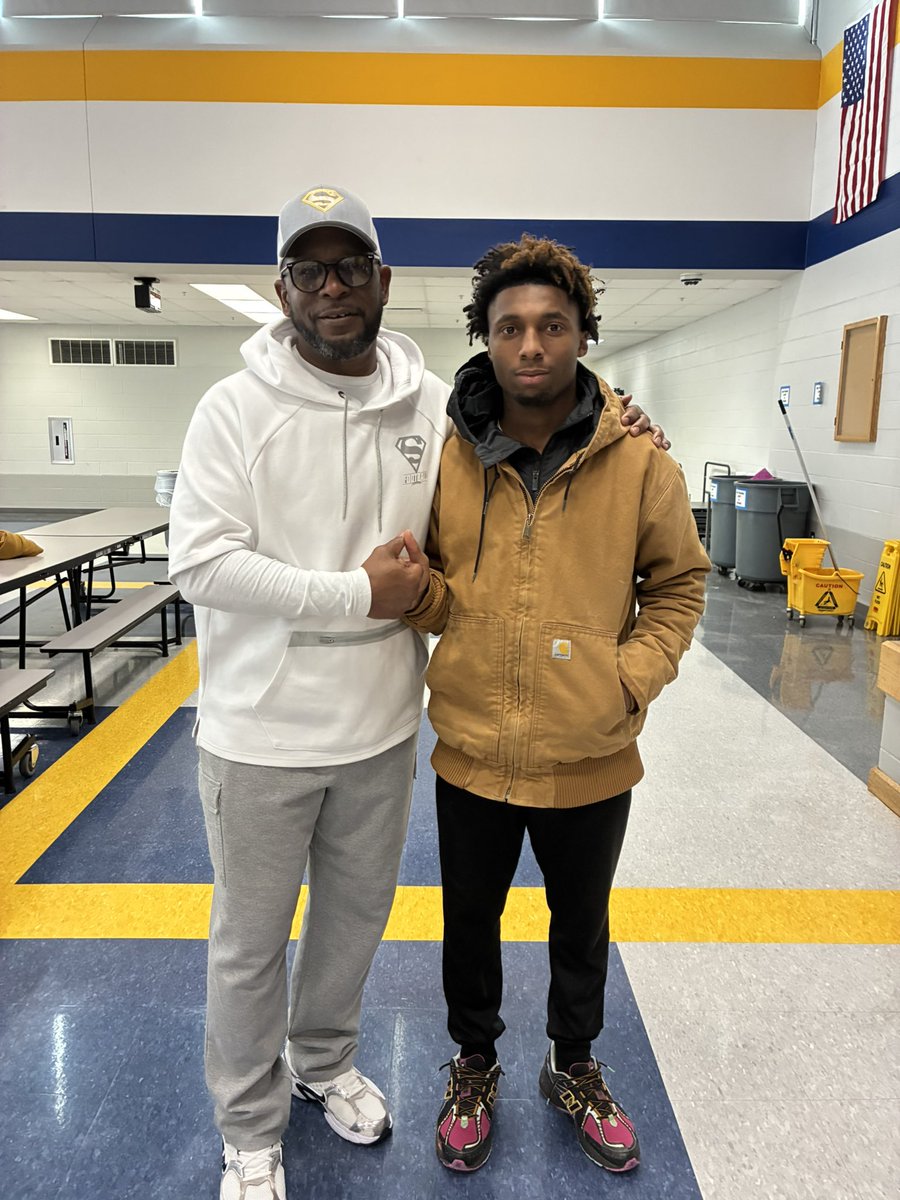 lay109792's tweet photo. @GoConqs appreciate yall for everything coach we love yall coaches🤞🏾🖤@moedouglass7_sr @Coach_Wallace_7 @ConleySmoot https://t.co/10WiYFGfv3