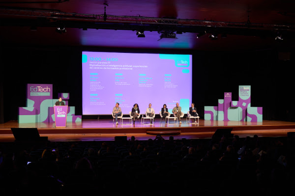 AsocFeriasEsp's tweet photo. EdTech Congress cierra en @Fira_Barcelona una edición marcada por la reflexión ética sobre la IA.
ℹ️ Más info: https://t.co/1jSttxSyyV
#EdTech26
#AsocFeriasEsp #feriasComerciales #Exhibitions https://t.co/LUUiCYEnTV