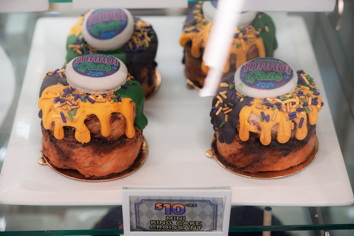 OrlandoInformer's tweet image. Mardi Gras goodies have arrived at Universal Studios Florida! Which one are you chomping on first? 🐊