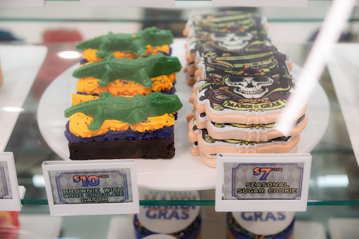 OrlandoInformer's tweet image. Mardi Gras goodies have arrived at Universal Studios Florida! Which one are you chomping on first? 🐊