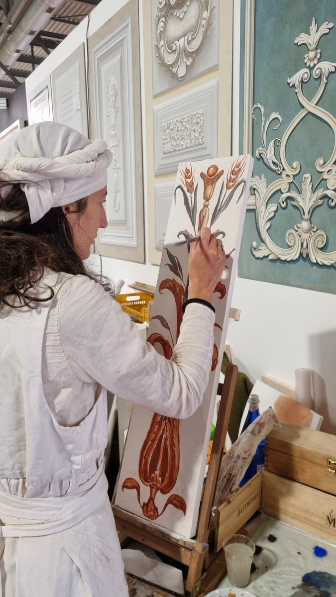 immancabile presenza quella dei ragazzi di Accademia FEL, anche quest'anno presenti alla manifestazione con uno spazio nel quale hanno mostrato come le tradizionali tecniche della decorazione sappiano ancora essere attuali.