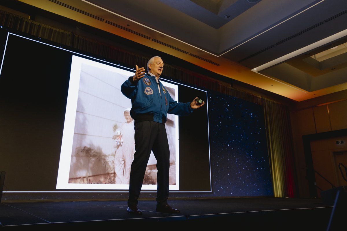 Mike Massimino tweet media