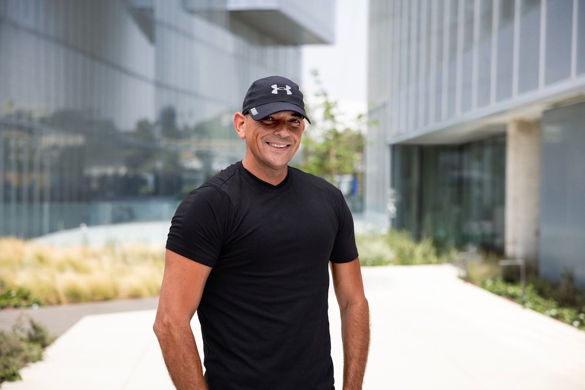 Avishai_ab's tweet image. Please do a Cardiac CT Calcium Scan.
Yesterday, I lost a friend, a colleague, Arik Perez who inspired me, an engineer and a poet, a genius with a constant warm smile. I already miss him and I can't imagine coming to Wix without him here.
Arik was one of the fittest people I knew