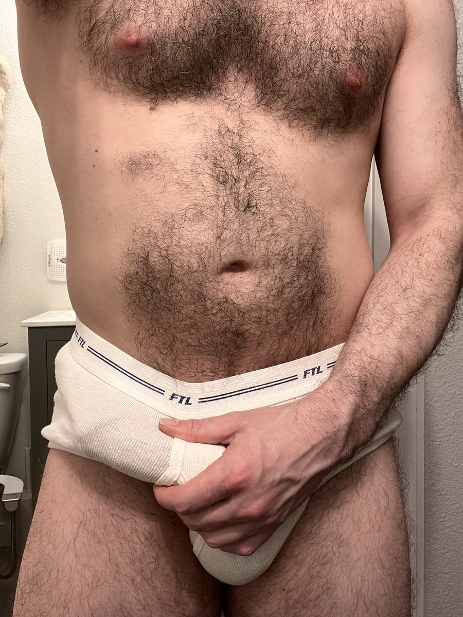 dreamboatscumbg's tweet photo. Morning stretch. #briefs #whitebriefs #tightywhities #ftl #fruitoftheloom #morningwood #boner #hardon https://t.co/RvF6gnS3tt