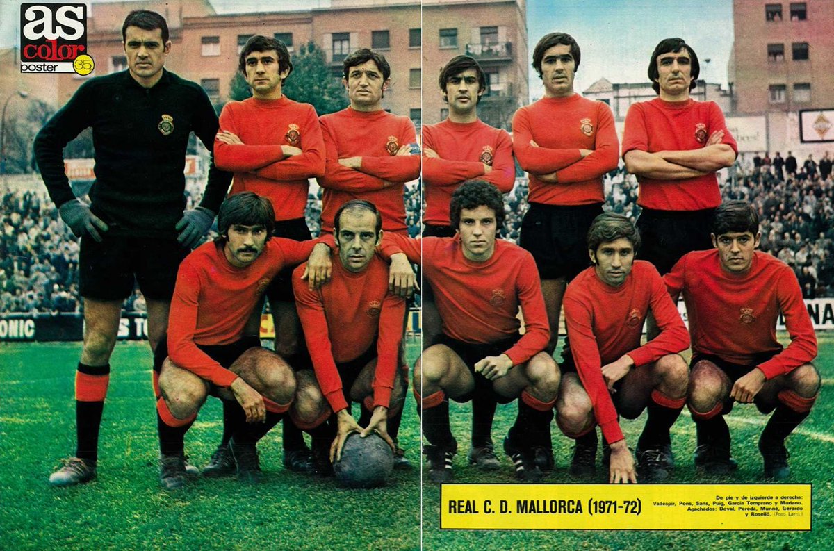 juan_cebo's tweet photo. Entrevistas a José Fandós, presidente, y Bernardo Sans, capitán, poster y plantilla del @RCD_Mallorca 1971/72. Publicadas en la revista #AsColor, el 18 de Enero de 1972. @testimmallorca. https://t.co/nHPMKSgwzk