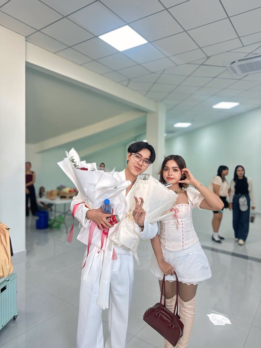 Meyrrr645Rrr's tweet photo. Join event #HelloLoveTheSeries 😍@CornexStation #HelloLove #សាកស្រលាញ់បានទេ #Cambodia https://t.co/xJ2Vd7ruFy