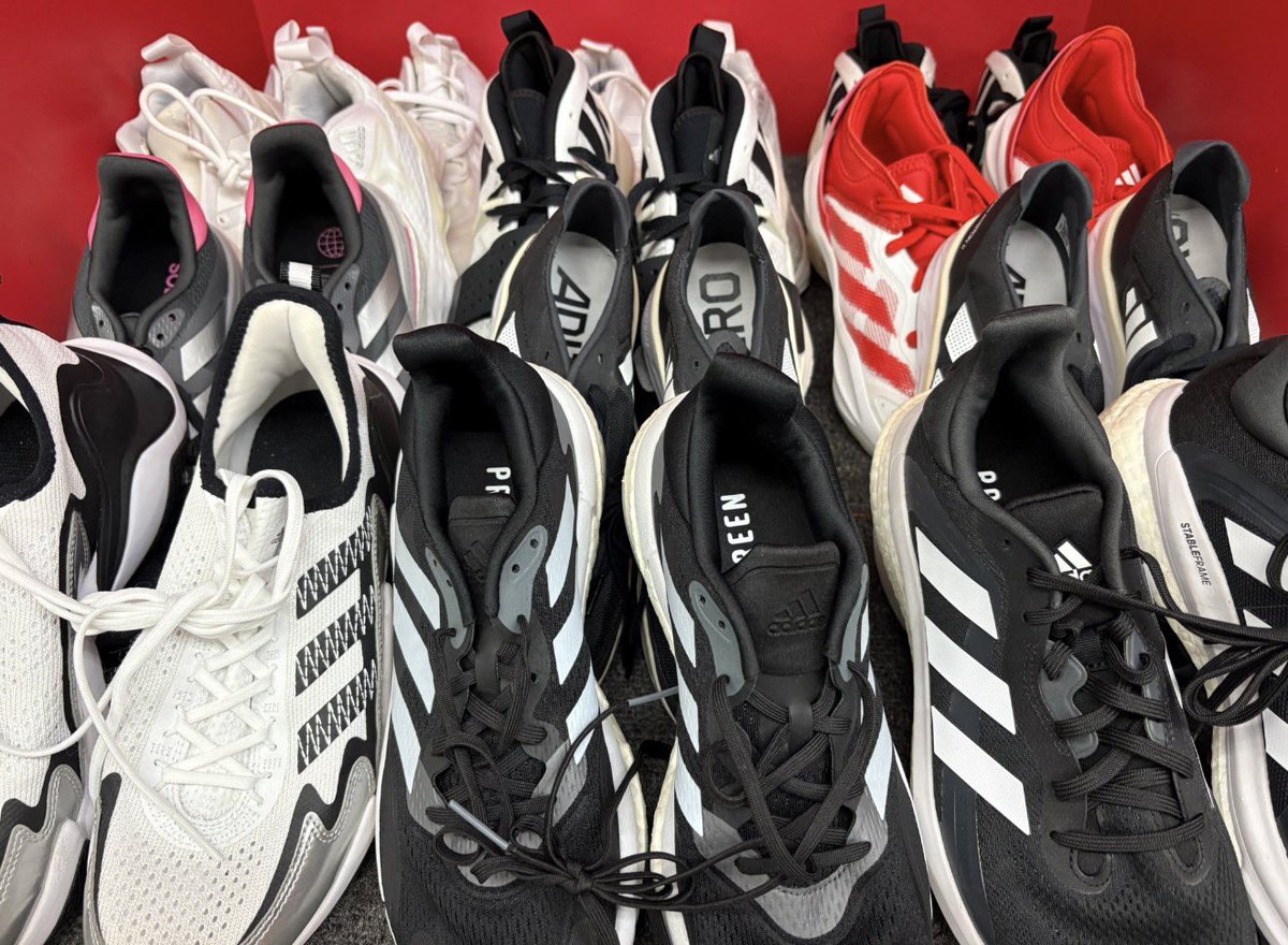 SDCoyotes's tweet image. Before the Feb. 11 @SDCoyotesMBB matchup vs. North Dakota, stop by the Athletic Department Gear Sale in the Dome Club from 6–7 PM! Must have a ticket to the game to attend.

Helmets, jackets, shoes, jerseys &amp;amp; more!

📰 bit.ly/4pPgoSR
🎟️ GoYotes.com/Tickets