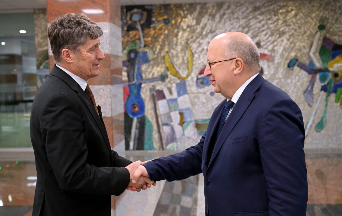 KubiliusA's tweet photo. Good meeting with Slovenian Defence Minister Borut Sajovic and his team in Ljubljana.
European programmes and instruments as #EDIP, #SEAP, #EDPCIs are designed to help MSs to procure more effectively and together.
We are ready to cooperate closely with Slovenia. https://t.co/9HMyK5nCMH
