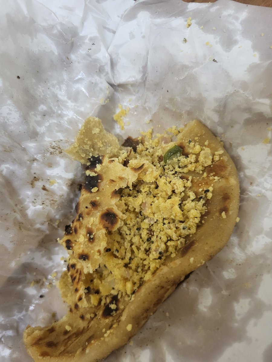 Manish4parmar's tweet photo. I ate it. So I dont have real-time imagery to make yourself satisfied. But I did take photos while eating.Refund the amount ASAP.@zomatocare @zomato @deepigoyal @jagograhakjago https://t.co/TwiBvgQcdG