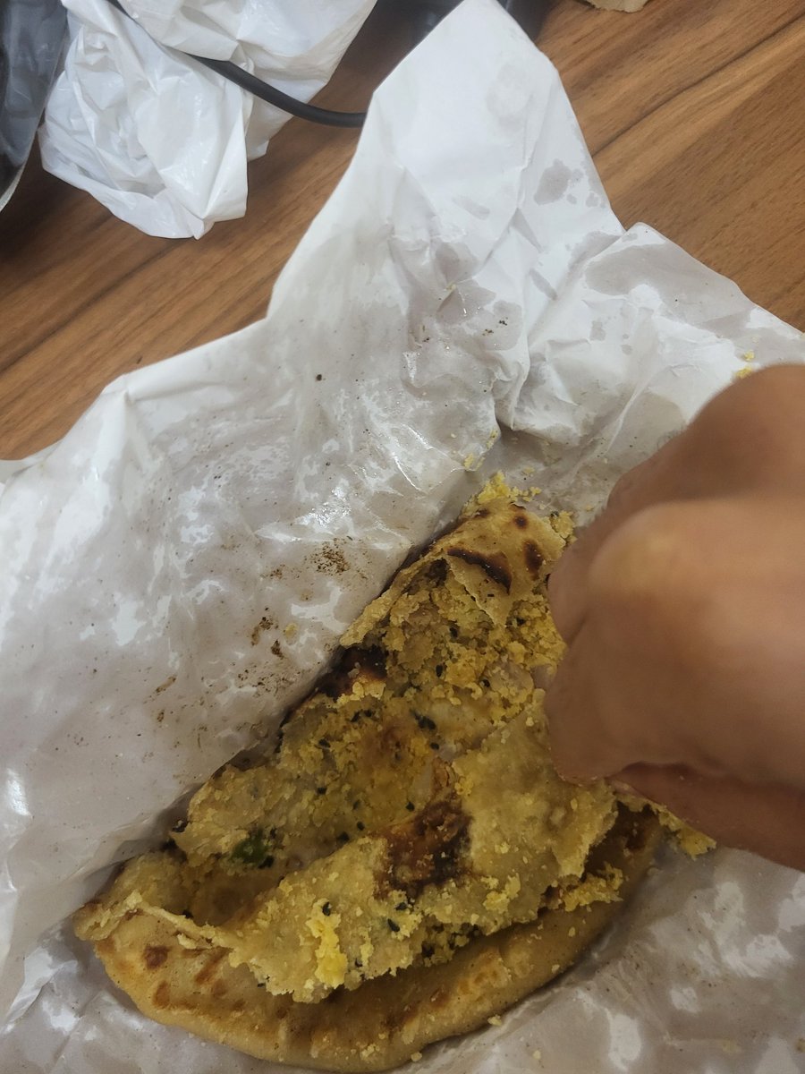 Manish4parmar's tweet photo. I ate it. So I dont have real-time imagery to make yourself satisfied. But I did take photos while eating.Refund the amount ASAP.@zomatocare @zomato @deepigoyal @jagograhakjago https://t.co/TwiBvgQcdG