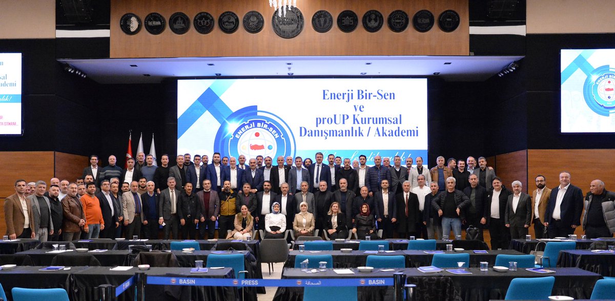 Teşkilat eğitim programımızın ilk gününü verimli ve dolu dolu tamamladık. 

Konfederasyon Genel Başkanımız Ali Yalçın’ın katılımı ve ufuk açıcı değerlendirmeleriyle başlayan programımız, alanında yetkin ve kıymetli eğitimcilerimizin katkılarıyla güçlü bir içerik kazandı. 

Eğitim