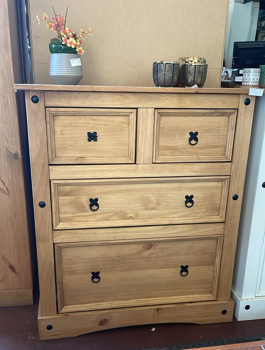 arecovazquez's tweet photo. Cómoda de  Madera de Pino Ref. MÉX28 
Ancho 92 cm 
Altura 1 metro con 04 cm 
Profundidad 48 cm 
Precio Gs.1.529.450
Obs.: Todos los precios y stock están sujetos a cambios.
Pedidos al Wsp https://t.co/r12LbQ3EDB https://t.co/kLbYe25N4a