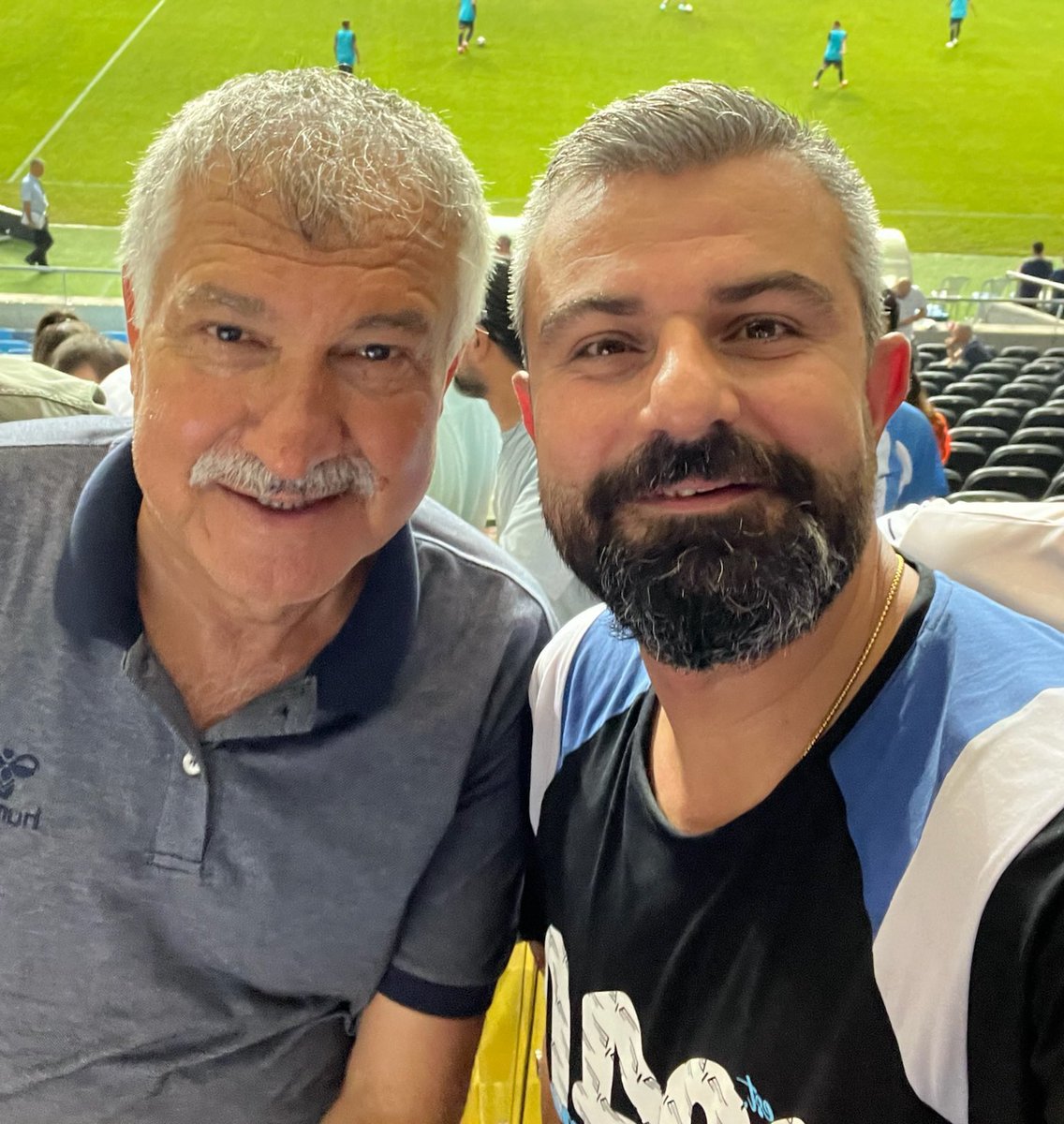 forever_ads01's tweet photo. Baba Tahliye 
Adana gibi Başkan @ZeydanKaralar01 https://t.co/byW4d7Ev6O