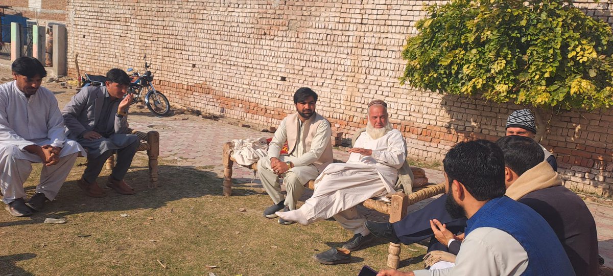 Wisalkh78944044's tweet photo. وزیراعلی سہیل آفریدی کی ہدایت پر ڈسٹرکٹ نامزد امیدوار انصاف یوتھ زاہد خان اور تحصیل ڈومیل یوتھ سٹریٹ مومنٹ کی تیاری کرتے ہوئے عوام میں آگاہی پروگرام کررہے ہیں
#youth #pk99 @ShandanaGulzar @SohailAfridiISF https://t.co/uJ9EGYbtMm