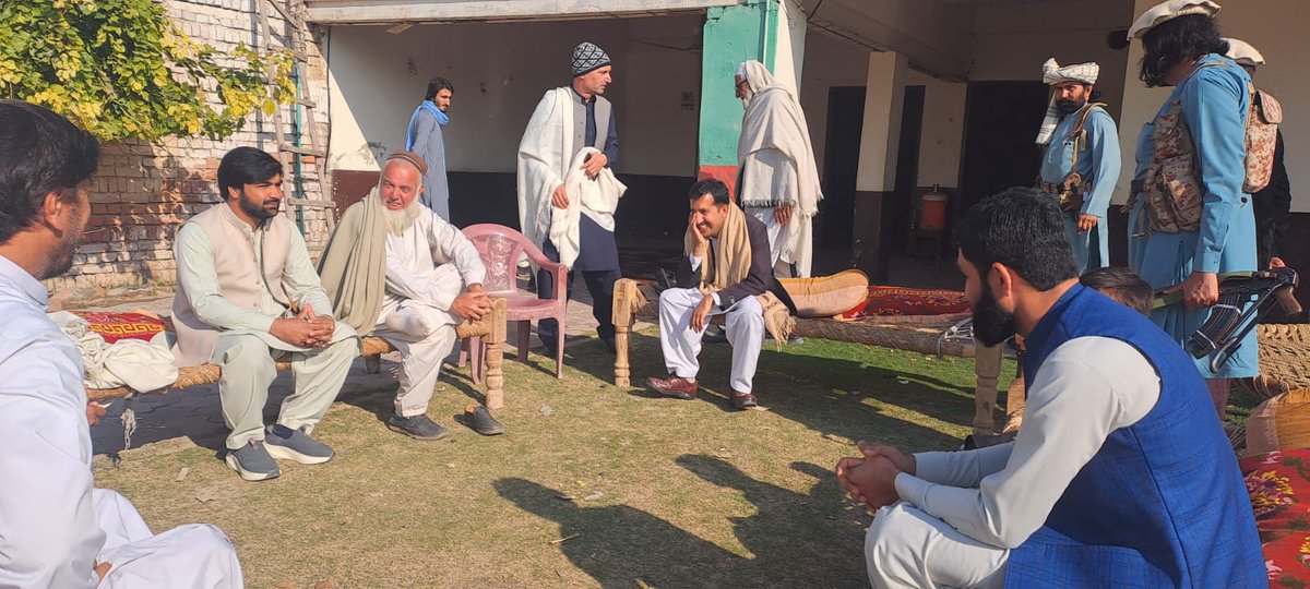 Wisalkh78944044's tweet photo. وزیراعلی سہیل آفریدی کی ہدایت پر ڈسٹرکٹ نامزد امیدوار انصاف یوتھ زاہد خان اور تحصیل ڈومیل یوتھ سٹریٹ مومنٹ کی تیاری کرتے ہوئے عوام میں آگاہی پروگرام کررہے ہیں
#youth #pk99 @ShandanaGulzar @SohailAfridiISF https://t.co/uJ9EGYbtMm