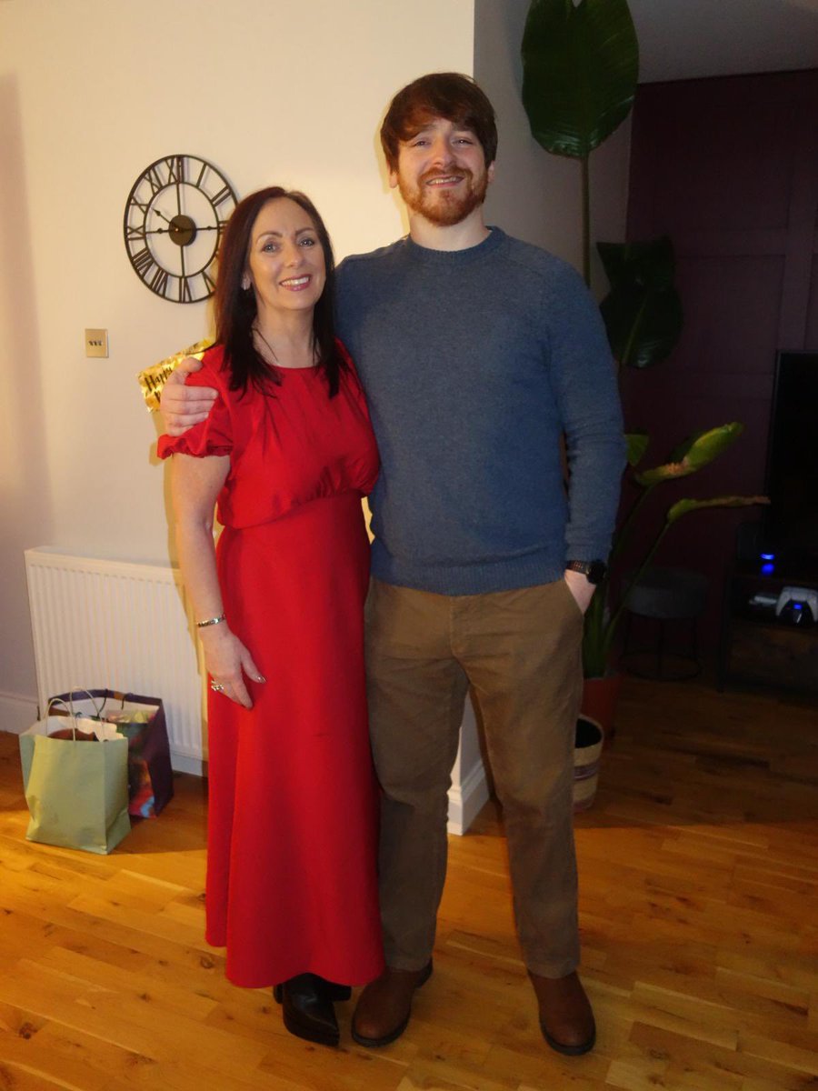 Out on a school night! Celebrating the first born’s birthday in Glasgow last night 🎁🎂🥳