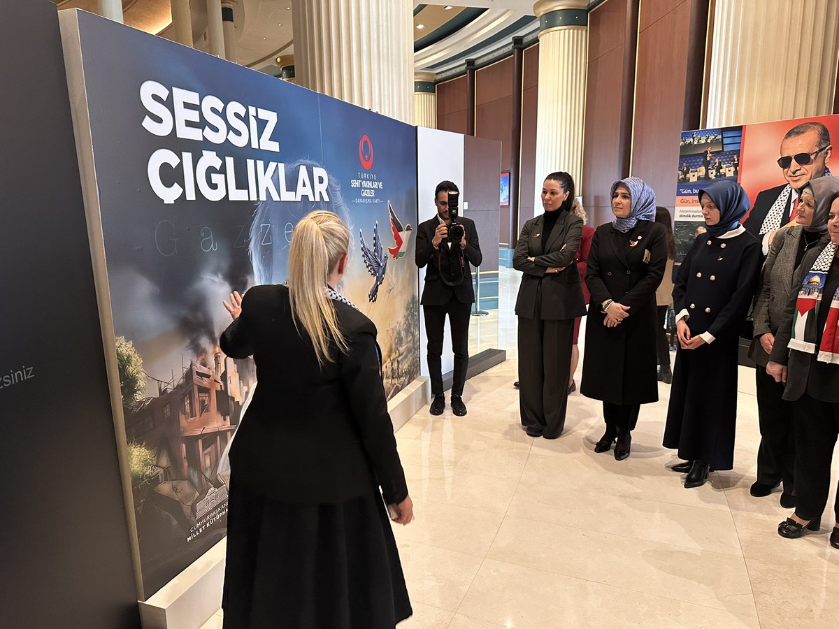 📍 Cumhurbaşkanlığı Millet Kütüphanesi 

Türkiye Şehit Yakınları ve Gaziler Dayanışma Vakfı tarafından, Gazze’ye destek amacıyla düzenlenen “Sessiz Çığlıklar” Filografi Sergisi’ni ziyaret ettik.

Şehit yakınlarımızın sabır, emek ve duyarlılıkla hazırladığı bu eserler; mazlum